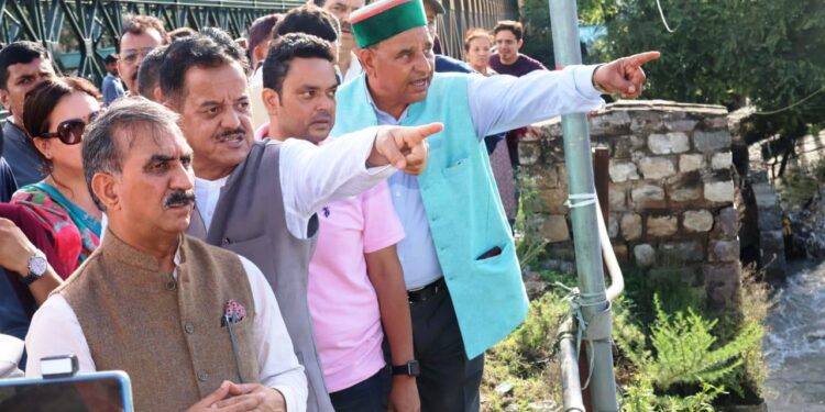 पर्यटकों एवं स्थानीय नागरिकों को सुरक्षित निकलाने के लिए हवाई सेवाएं शुरू