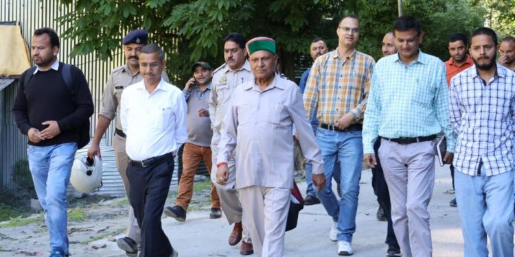 Chhota Bhangal क्षेत्र की दोनों सड़क मार्गों को खोलने का कार्य युद्ध स्तर पर जारी : See Video