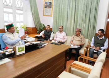 सेब सीजन को सफल बनाने के लिए सभी नियमों का पालन सुनिश्चित करें: बागवानी मंत्री