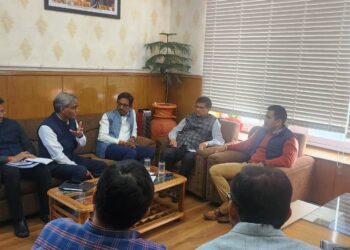 लोक निर्माण मंत्री ने राष्ट्रीय राजमार्गों को बहाल करने के एनएचएआई को दिए निर्देश