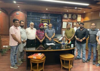 आपदा प्रभावितों को 250 राशन किट तथा 250 तरपाल उपलब्ध कराए गए