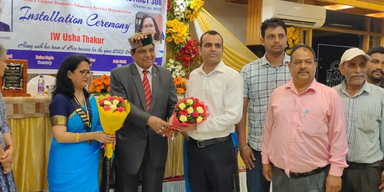 ऊषा ठाकुर बनी इनरव्हील क्लब सोलन मिडटाउन की प्रधान रैना गुप्ता बनी सचिव