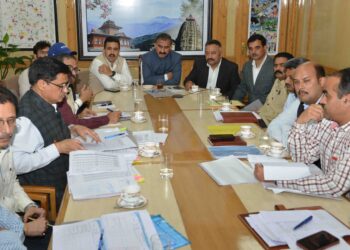 सेब उत्पादक क्षेत्रों में सड़क बहाली को दी जाएगी प्राथमिकता: मुख्यमंत्री