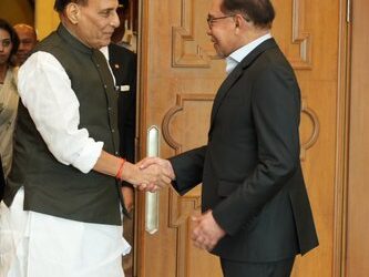 रक्षा मंत्री राजनाथ सिंह ने कुआलालम्पुर में मलेशिया के रक्षामंत्री से मुलाकात की