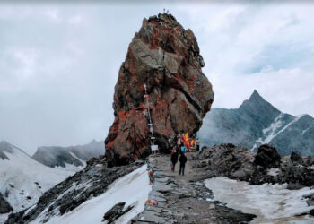 श्रीखंड महादेव यात्रा  9 व 10 जुलाई 2023 को दो  दिन के लिए स्थगित