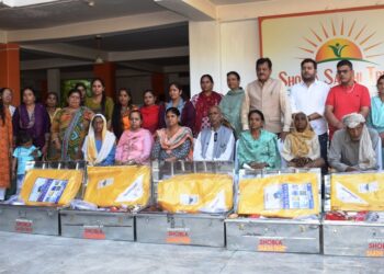 Kullu : 200 गरीब लोगों को किट प्रदान