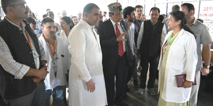 आईजीएमसी में एक ही स्थान पर उपलब्ध करवाई जा रही हिमकेयर और आयुष्मान भारत की पूर्ण सुविधा, लोगों को मिल रहा तुरंत लाभ – स्वास्थ्य मंत्री