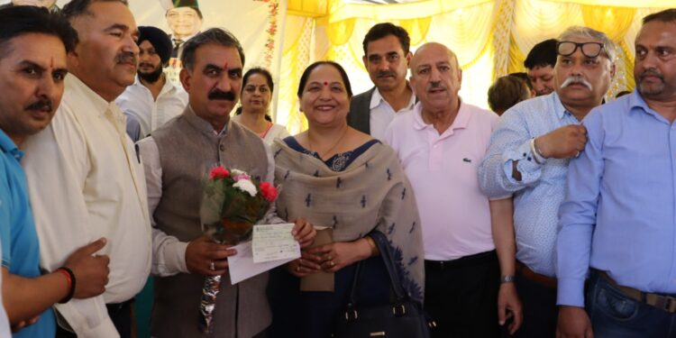 फल उत्पादन बढ़ाने के दृष्टिगत प्रदेश में विकसित होंगे फल केन्द्रः मुख्यमंत्री