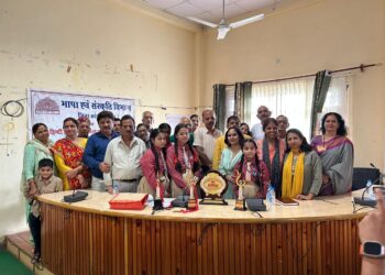 राष्ट्र भाषा हिंदी की उपयोगिता पर खुलकर हुआ मंथन :  कवियों ने भी जमाया रंग, हिंदी में उत्कृष्ट कार्य करने वाले सम्मानित