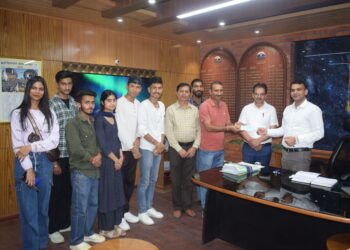 रंगप्रिया थिएटर सोसाइटी ने उपायुक्त को मुख्यमंत्री आपदा राहत कोष के लिए सौंपा 31,000 रूपये का ड्राफ्ट