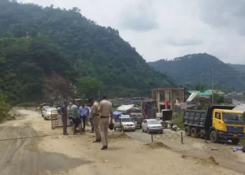 Mandi: गाड़ी रोकने पर पुलिसकर्मी के साथ बदसलूकी, कांस्टेबल के पैर पर गाड़ी चढ़ाकर दिखाया अपनी पहुंच ,रौब दिखाया।