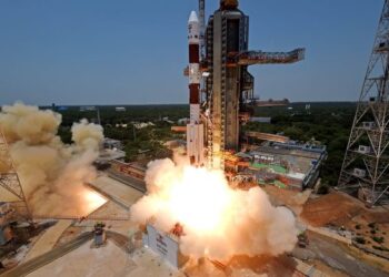 Aditya L1 Launch Live: सूर्य के सफर पर निकला इसरो का आदित्य L1, पीएम मोदी ने वैज्ञानिकों को दी बधाई