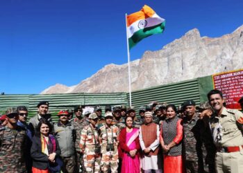 राज्यपाल ने किया शिपकी-ला सैन्य पोस्ट का दौरा