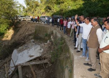 बारिश और भूस्खलन से प्रभावित परिवारों को विशेष पैकेज के तहत दी जाएगी राहत राशि: मुख्यमंत्री