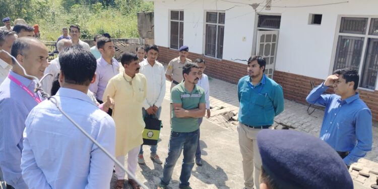 केन्द्रीय अंतर मंत्रालय दल ने किया वर्षा प्रभावित दून और नालागढ़ विधानसभा क्षेत्रों का दौरा