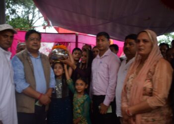 ग्राम पंचायत पढियारखर के लछूँ में 30 लाख रुपये की लागत से लगाए ट्यूबवेल और ओवरहेड टैंक के लोकार्पण