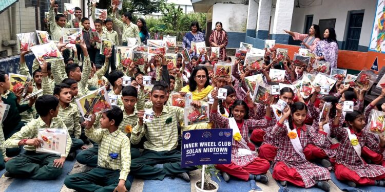 इनर व्हील क्लब सोलन मिड टाउन द्वारा माध्यमिक पाठशाला सपरून में करवाई कई प्रतियोगिताएं