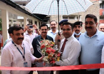 उपायुक्त काँगड़ा डॉ० निपुण जिंदल ने धर्मशाला जोनल  हॉस्पिटल में नए केंटीन भवन का शुभारंभ किया