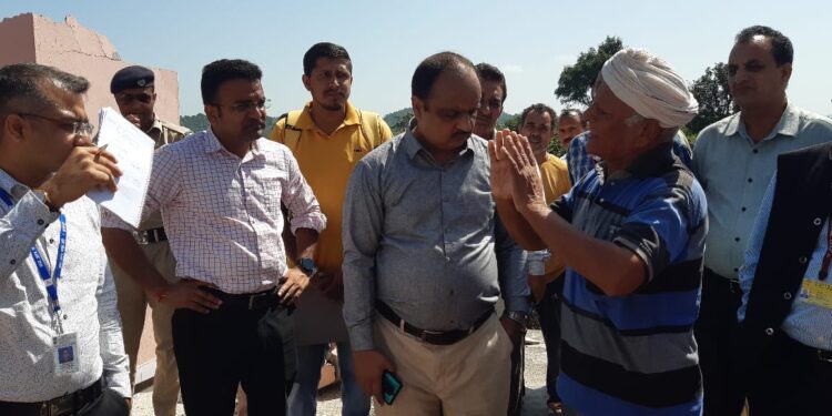 केंद्रीय टीम ने ज़िला के आपदा प्रभावित क्षेत्रों का दौरा कर नुकसान का लिया जायज़ा।