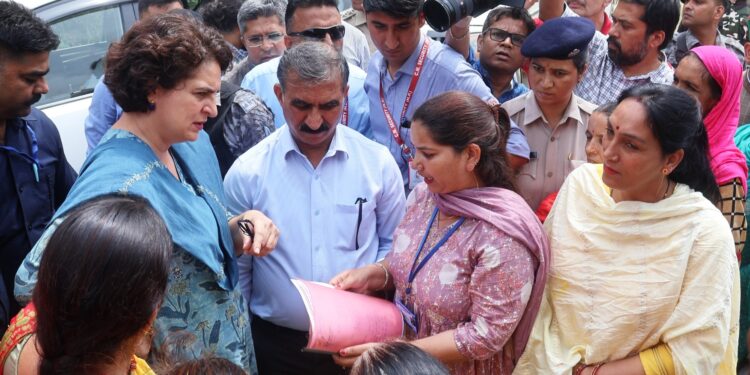 हिमाचल की आपदा को राष्ट्रीय आपदा घोषित करे केंद्र सरकार:प्रियंका गांधी