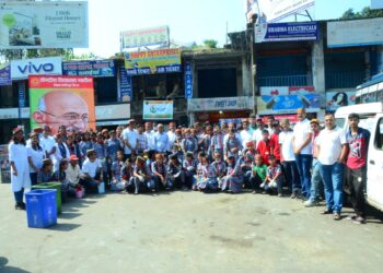 केंद्रीय विद्यालय नादौन ने बस स्टैंड नादौन पर 1 घंटे श्रमदान करके ‘स्वच्छता ही सेवा अभियान’ में भाग लिया