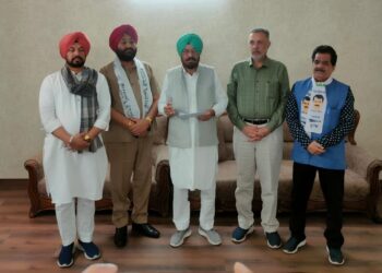 पूर्व जिला सेशन्स जज आम आदमी पार्टी में हुए शामिल