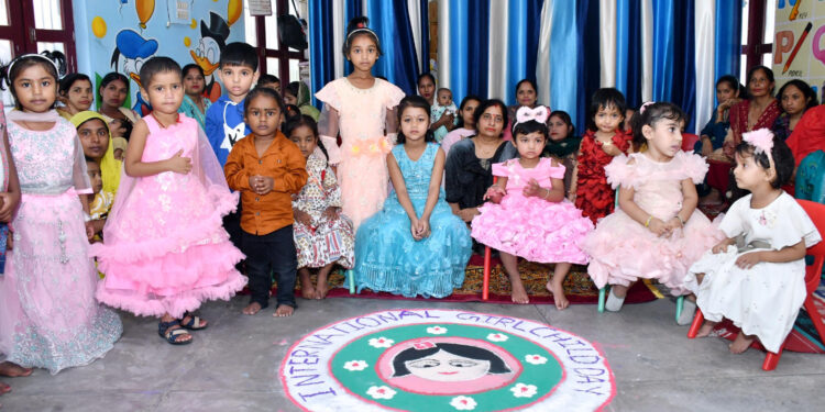 ‘बेटियों को आगे बढ़ने के अवसर प्रदान करें’ अंतर्राष्ट्रीय बालिका दिवस पर सीडीपीओ ने की अपील