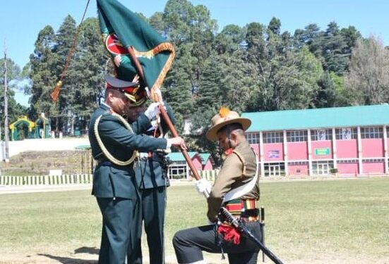 सेना प्रमुख ने नागा रेजिमेंट की तीसरी बटालियन को ‘प्रेसिडेंट्स कॉलर्स’ प्रदान किया
