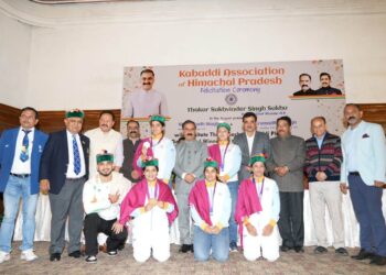 मुख्यमंत्री ने एशियाई खेलों में स्वर्ण पदक विजेता खिलाड़ियों को सम्मानित किया