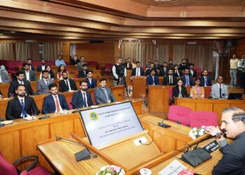 ईमानदारी तथा समर्पण भाव से कार्य करें नवनियुक्त सहायक अभियंता: मुख्यमंत्री