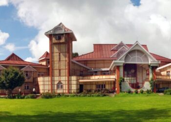 करवा चौथ त्योहार के अवसर पर एचपीटीडीसी के किसी भी होटल में ठहरने वाले मेहमानों को कमरे के किराये पर 10% अतिरिक्त छूट