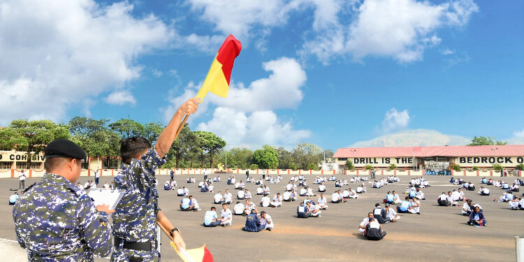 लोनावाला में अखिल भारतीय नौ सैनिक शिविर में एनसीसी के नौसेना विंग कैडेटों ने उत्कृष्टता का प्रदर्शन किया
