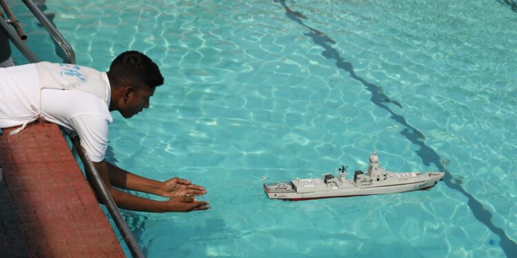 लोनावाला में अखिल भारतीय नौ सैनिक शिविर में एनसीसी के नौसेना विंग कैडेटों ने उत्कृष्टता का प्रदर्शन किया