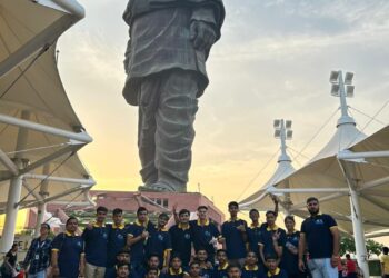 गुजरात में स्टेच्यू ऑफ़ यूनिटी पहुँचे सांसद भारत दर्शन के मेधावी