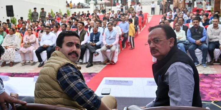 शिमला से भीड़-भाड़ कम करने के लिए आसपास के क्षेत्रों का योजनाबद्ध तरीके से विस्तार करने की आवशयकता – विक्रमादित्य सिंह