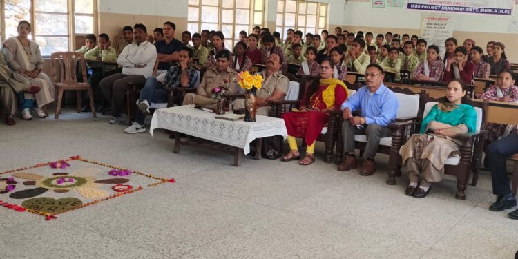 Shimla : अन्तर्राष्ट्रीय बालिका दिवस के अवसर पर जिला के आंगनबाड़ी केंद्रों पर जागरूकता शिविरों का आयोजन