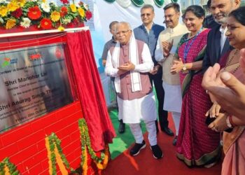 अनुराग सिंह ठाकुर और हरियाणा के मुख्यमंत्री मनोहर लाल ने हरियाणा में 15 खेलो इंडिया केंद्रों का उद्घाटन किया