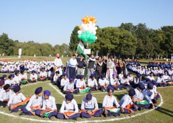 Human Chain Formation on “Chandigarh Will Vote” and “Chandigarh Say No To Drugs