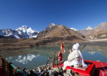 उत्तराखंड घूमने का है प्लान और सोच रहे कहां जाएं? PM मोदी ने इन 2 जगहों पर जरूर जानें की दी सलाह