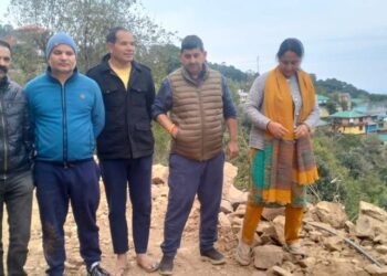 एमएलए ने इंद्रप्रस्थ-चांदमारी कजलोट सड़क के निर्माण कार्य किया निरीक्षण