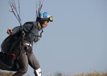 धौलाधार पैराग्लाइडिंग एक्यूरेसी प्री वर्ल्ड कप में  भारत के सुशांत ठाकुर ने बनाई बढ़त, महिला वर्ग में भी तरन्नुम आगे