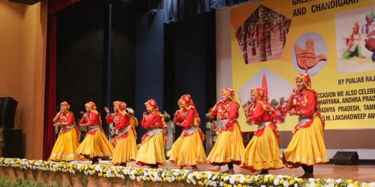 पंजाब राजभवन ने 13 राज्यों और केंद्रशासित प्रदेशों का स्थापना दिवस मनाया