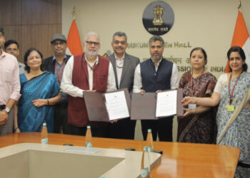 ECI ने देश भर की कक्षाओं में चुनावी साक्षरता लाने के लिए शिक्षा मंत्रालय के साथ समझौता ज्ञापन पर हस्ताक्षर किए