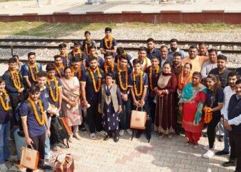 सांसद भारत दर्शन यात्रा से वापस लौटे छात्र-छात्राएं अगले वर्ष परीक्षा देने वाले बच्चों के लिए बनेंगे रोल मॉडल: अनुराग ठाकुर