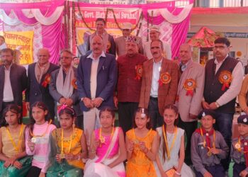 कुलदीप सिंह पठानिया ने स्वाहल स्कूल के स्कूल को कंप्यूटर और सात हजार रुपये देने की घोषणा की, प्राइमरी विंग को भी दिए दस हजार रुपये