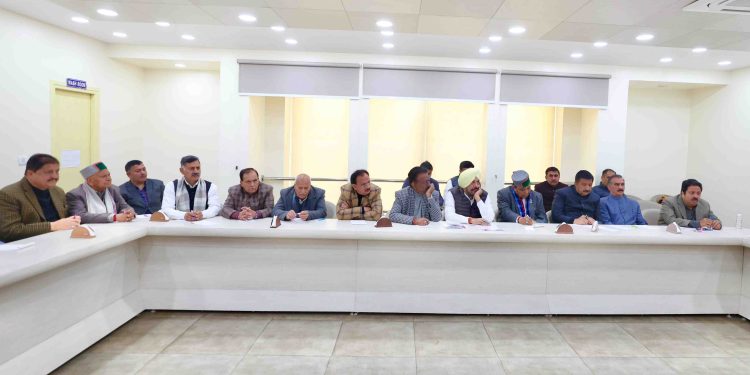 कांग्रेस ने लोकसभा चुनावों को लेकर दिल्ली में बनाई स्ट्रैटेजी, जिसे मिलेगा टिकट ! उसे लड़ना ही होगा चुनाव