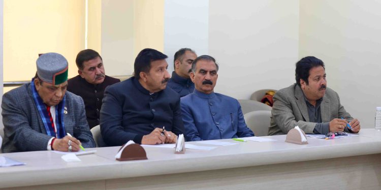 कांग्रेस ने लोकसभा चुनावों को लेकर दिल्ली में बनाई स्ट्रैटेजी, जिसे मिलेगा टिकट ! उसे लड़ना ही होगा चुनाव