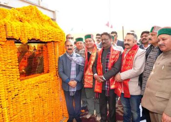 ठियोग के पराला में 100.42 करोड़ रुपये की लागत से बने अत्याधुनिक फल विधायन संयंत्र का लोकार्पण