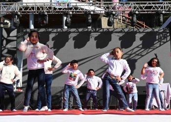 शिमला विंटर कार्निवाल में लोगों को हो रहे हिमाचल संस्कृति के दर्शन