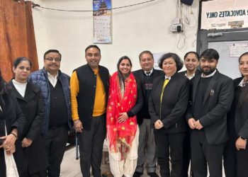 एचजेएस की परीक्षा उतीर्ण करने वाली रिद्धि को बार एसोसिएशन ने किया सम्मानित